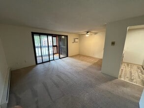 400 E Main St in Endicott, NY - Building Photo - Building Photo