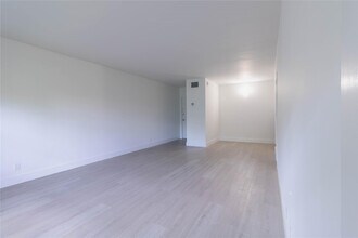 2424 SE 17th St in Fort Lauderdale, FL - Building Photo - Building Photo