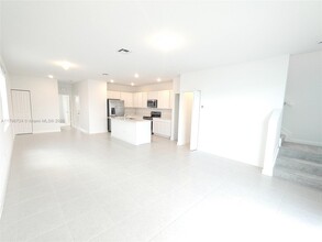 522 Rivergrass St in Port St. Lucie, FL - Building Photo - Building Photo