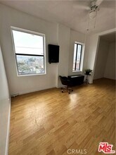 101 Dudley Ave in Los Angeles, CA - Building Photo - Building Photo