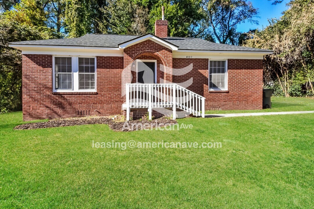 4803 Anderson St in Columbia, SC - Foto de edificio