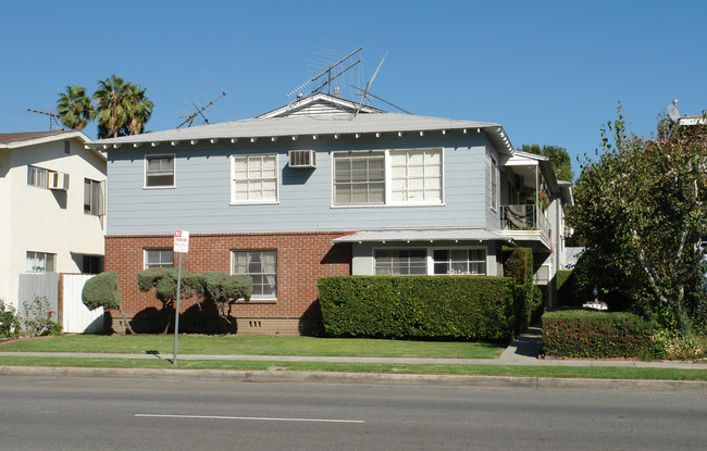 5824 Coldwater Canyon Ave in Valley Village, CA - Building Photo - Building Photo