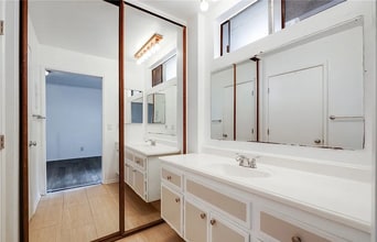 215 Wichita Ave in Huntington Beach, CA - Building Photo - Building Photo