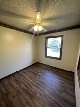 561 Scott St-Unit -563 Scott in Carthage, MO - Building Photo - Building Photo