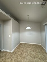 819 S Pinkham St in Visalia, CA - Building Photo - Building Photo