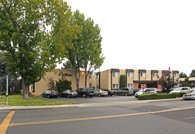 The Chateau in Mountain View, CA - Building Photo - Building Photo