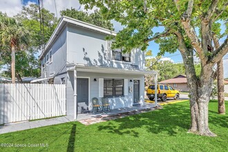 290 Robbins Ave N in Titusville, FL - Foto de edificio - Building Photo