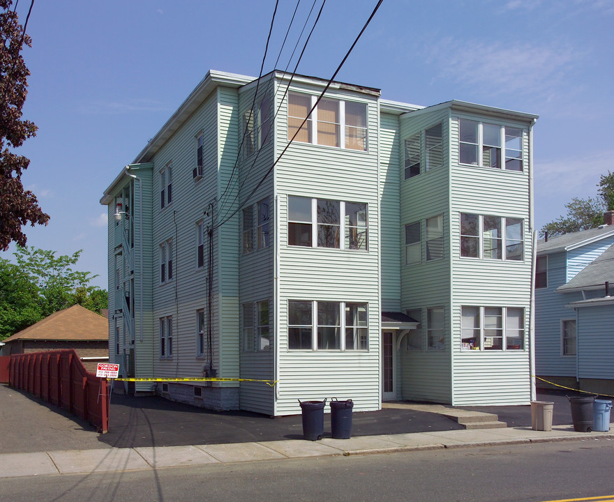 45 Dale St in Chicopee, MA - Building Photo