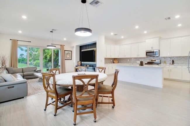 property at 8914 Kingsmoor Wy