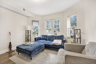 4502 W Montana St in Chicago, IL - Building Photo - Building Photo