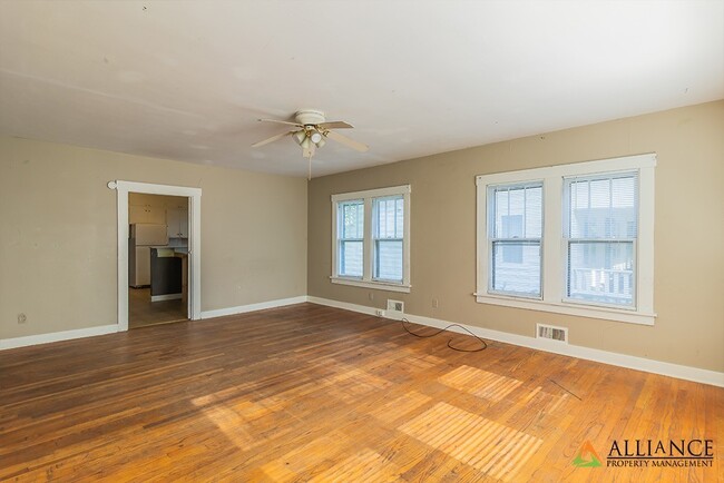 326 N 16th St in Manhattan, KS - Building Photo - Building Photo