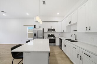 4615 Ireland St in Houston, TX - Building Photo - Building Photo