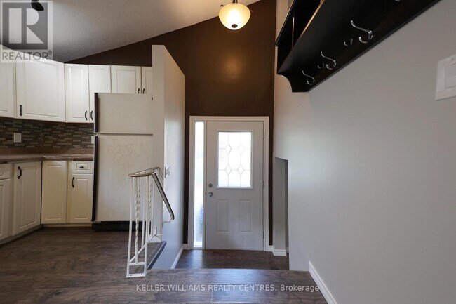 26 Melinda Crescent in Barrie, ON - Building Photo - Building Photo