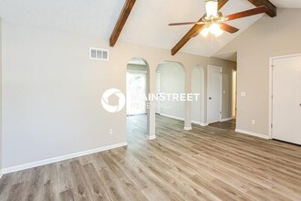 106 Frank St in Kearney, MO - Foto de edificio - Building Photo