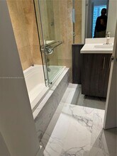 801 Brickell Key Blvd, Unit 1904 in Miami, FL - Building Photo - Building Photo