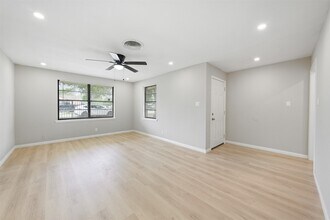 4356 Phlox St in Houston, TX - Building Photo - Building Photo