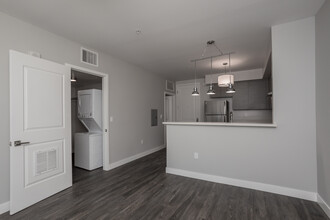 5500 NOHO in North Hollywood, CA - Building Photo - Interior Photo