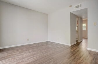 Chesney Woods Apartments in Concord, NC - Foto de edificio - Building Photo