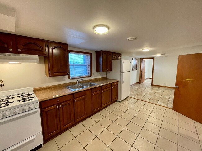 4001 Prairie Ave in Schiller Park, IL - Building Photo - Building Photo