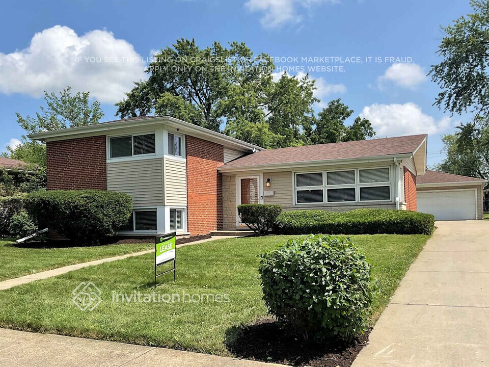 47 Pamela Dr in Bensenville, IL - Building Photo