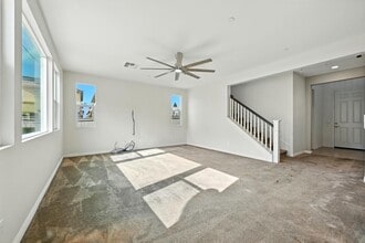 970 Sea Glass Wy in San Diego, CA - Building Photo - Building Photo
