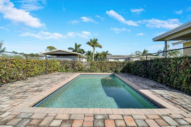 2777 SE Normand St in Stuart, FL - Building Photo - Building Photo