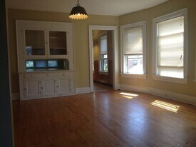 2916 N Cramer St, Unit Upper in Milwaukee, WI - Building Photo