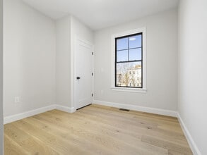 48R Woodward St, Unit R in Boston, MA - Building Photo - Building Photo