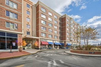 3110 City Pl in Edgewater, NJ - Building Photo - Building Photo