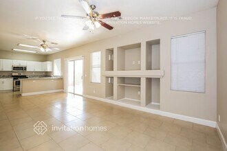 7825 Strong Water Ct in Las Vegas, NV - Building Photo - Building Photo