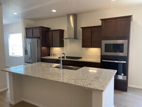 5469 Osha Spg St in Los Lunas, NM - Building Photo - Building Photo