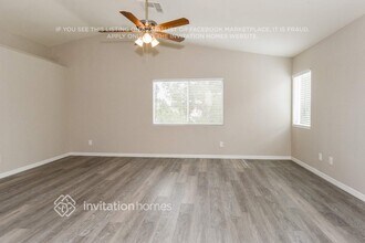 524 Halloran Springs Rd in Las Vegas, NV - Building Photo - Building Photo