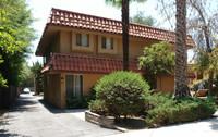 74 E Sierra Madre Blvd in Sierra Madre, CA - Building Photo - Building Photo