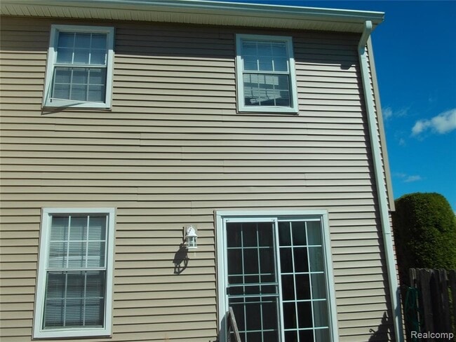 37085 Brynford Dr in Clinton Township, MI - Building Photo - Building Photo