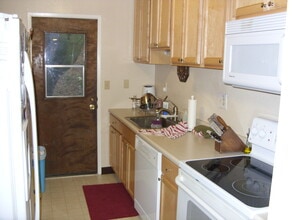 25 Clay Ct, Unit 25 Clay Court in Novato, CA - Foto de edificio - Building Photo