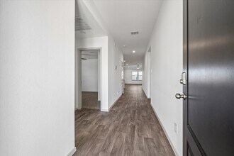 3505 Rockefeller Rd in Texas City, TX - Building Photo - Building Photo