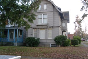 2619 N Warner St Apartments