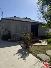 17902 Saticoy St in Los Angeles, CA - Building Photo - Building Photo