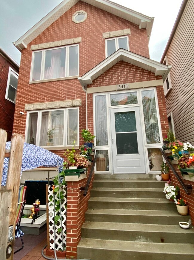 3411 S Ashland Ave