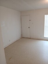 1300 N Walnut Ave in Friona, TX - Building Photo - Building Photo