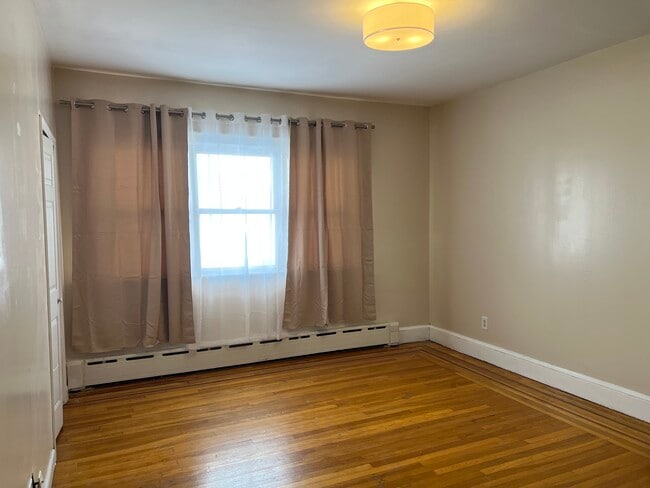 700 Hudson Ave in Secaucus, NJ - Building Photo - Building Photo