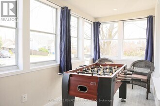 5283 Buchanan Ave in Niagara Falls, ON - Building Photo - Building Photo