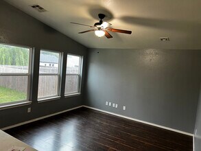 15601 Acacia Rd in Moore, OK - Building Photo - Building Photo
