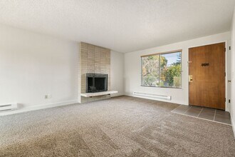 8449 17th Ave SW in Seattle, WA - Building Photo - Building Photo