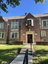 Chateau De Ville in Columbus, OH - Building Photo - Building Photo