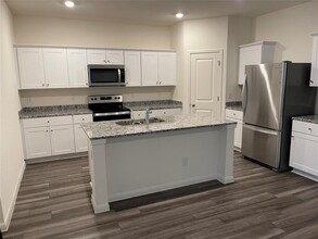 110 Bluegill Dr in Hutto, TX - Building Photo - Building Photo