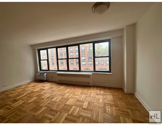 145 4th Ave