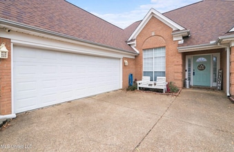 1106 Fawn Dr in Hernando, MS - Foto de edificio - Building Photo