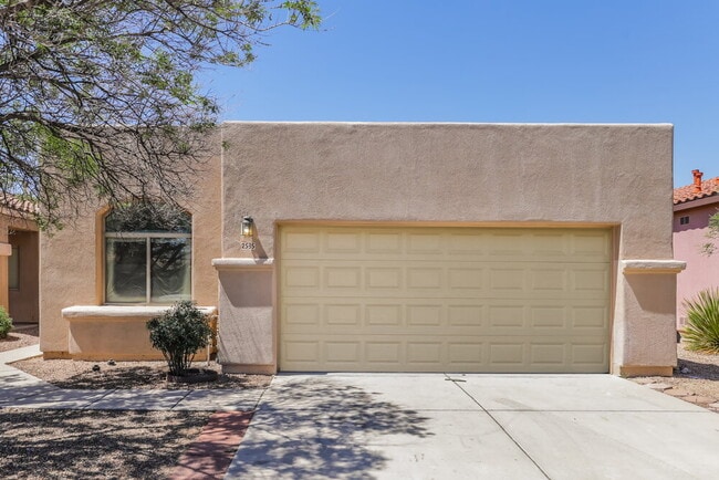 property at 2535 N Avenida TABICA