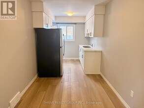 127 Toulon Crescent in London, ON - Building Photo - Building Photo